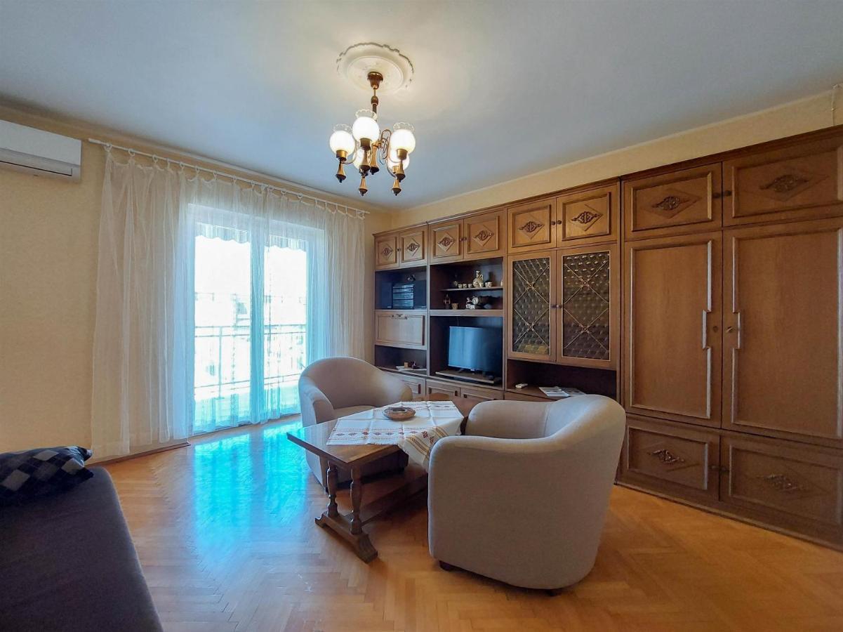 Apartments Nikola Punat Exterior photo