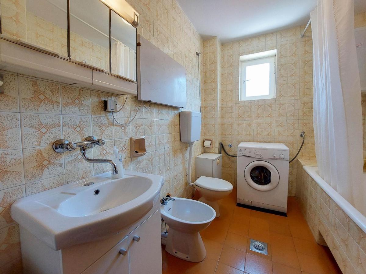 Apartments Nikola Punat Exterior photo