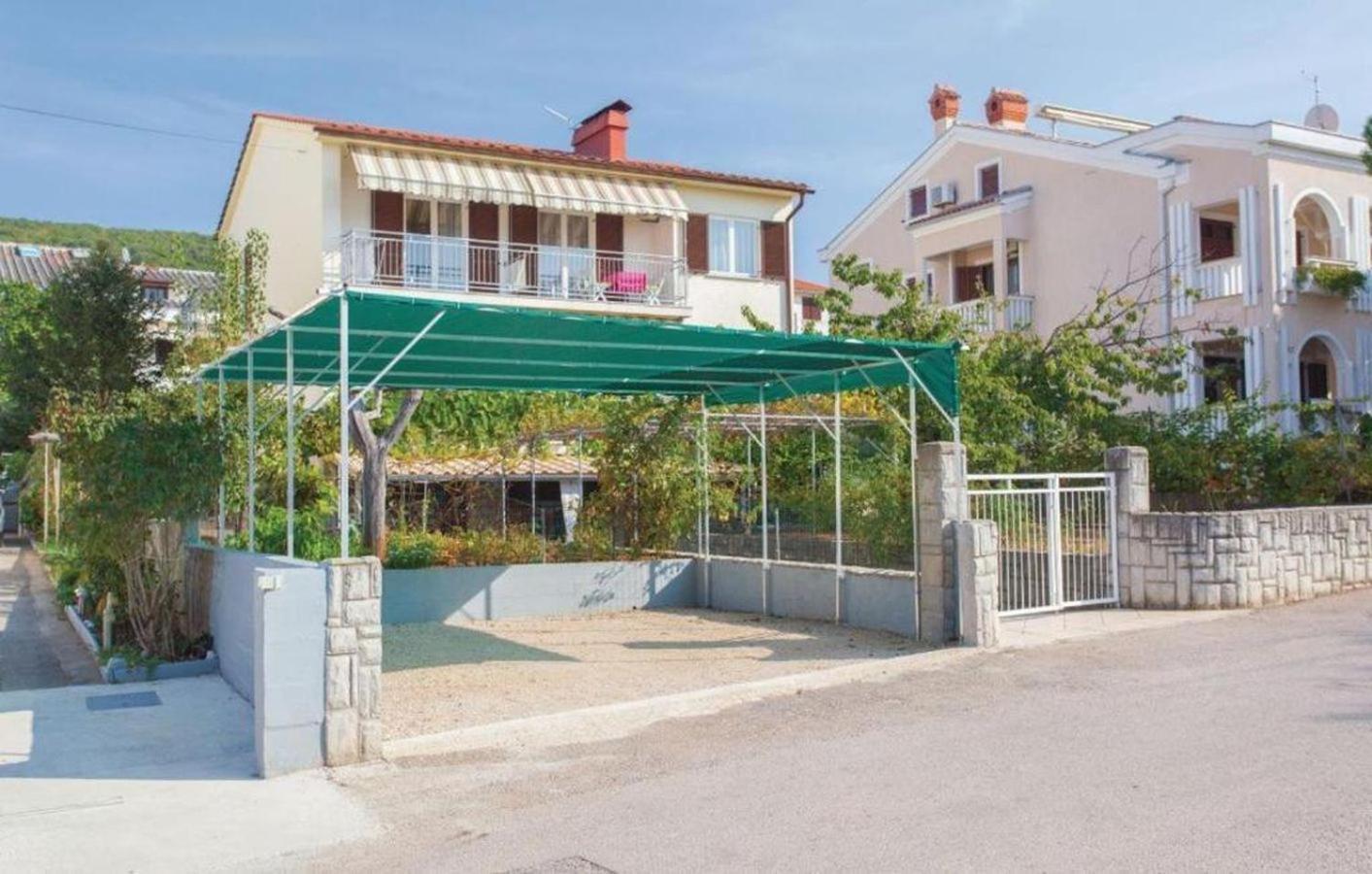Apartments Nikola Punat Exterior photo